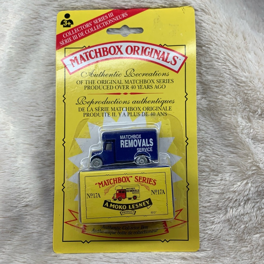 A MOKO LESNEY No. 17A The 'O' Type Bedford Removal Service Matchbox Collectible